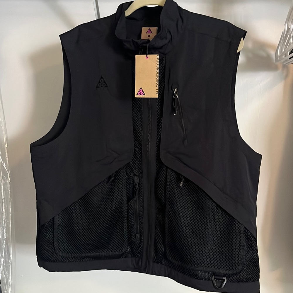 Nike All Conditions Gear Vest NWT
